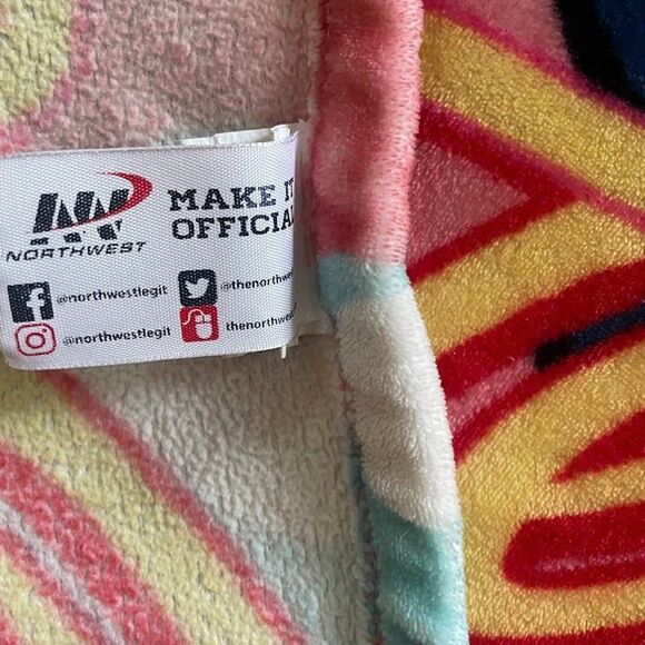 DC superhero Wonder Woman, Truth Love Strength Silk Touch Throw Blanket, 40"x50" - Picture 6 of 6